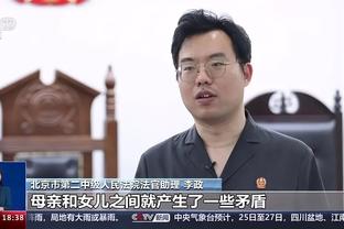 罗贝托社媒晒进球照片：祝贺吉乌，继续这样下去！